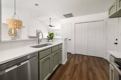 501 Royal Court, Cottonwood Shores, TX 78657 - Photo 14