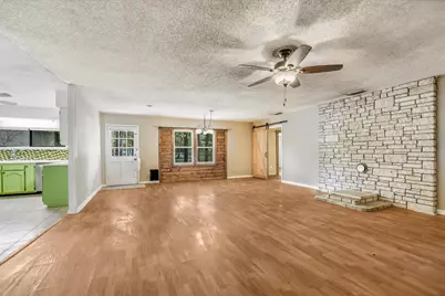 2808 Kings Circle Dr, Granite Shoals, TX 78654 - Photo 2