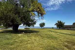 107 Logan Dr, Buchanan Dam, TX 78609 - Photo 2