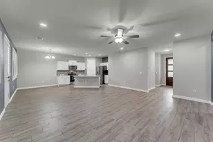 511 Taylor Dr, Horseshoe Bay, TX 78657 - Photo 8