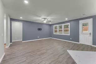 511 Taylor Dr, Horseshoe Bay, TX 78657 - Photo 6