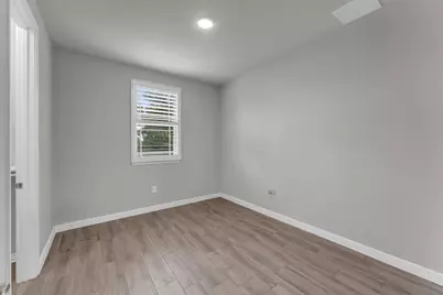 511 Taylor Dr, Horseshoe Bay, TX 78657 - Photo 14