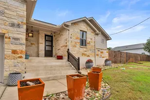 511 Taylor Dr, Horseshoe Bay, TX 78657 - Photo 2
