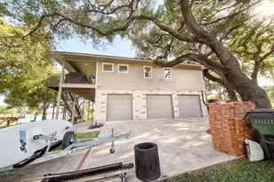 229 Elm Lodge Dr, Kingsland, TX 78639 - Photo 18