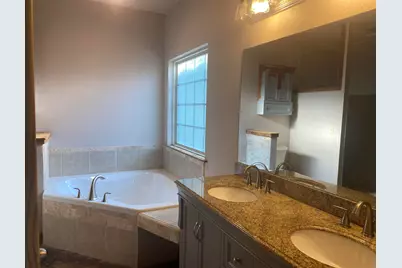 606 W Ollie, Llano, TX 78643 - Photo 14