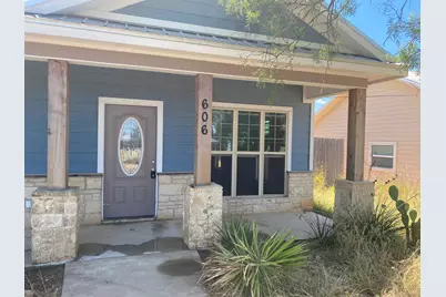 606 W Ollie, Llano, TX 78643 - Photo 2