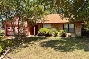 306 Sunset Dr, Burnet, TX 78611 - Photo 1