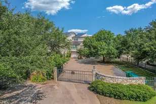 102A Bunny Run Ln, Horseshoe Bay, TX 78657 - Photo 2