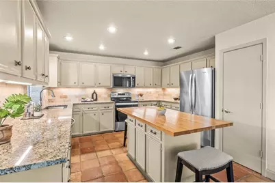 413 Silver Spur, Horseshoe Bay, TX 78657 - Photo 14