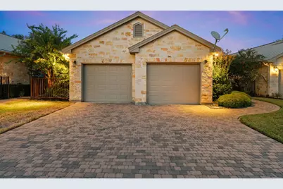 105 Lachite C, Horseshoe Bay, TX 78657 - Photo 2