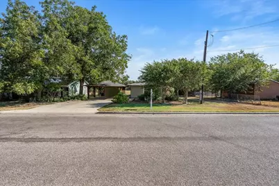 1405 Johnson Street, Marble Falls, TX 78654 - Photo 4