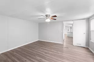 915 Austin St, Kingsland, TX 78639 - Photo 16