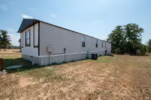915 Austin St, Kingsland, TX 78639 - Photo 4