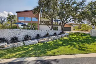 820 Broken Arrow, Horseshoe Bay, TX 78657 - Photo 2