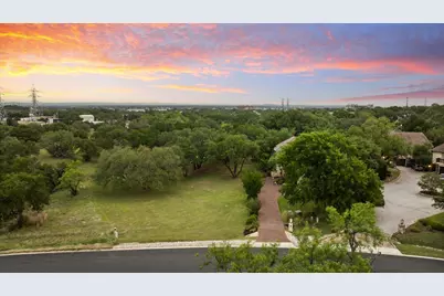 107 Lost Spur, Horseshoe Bay, TX 78657 - Photo 2