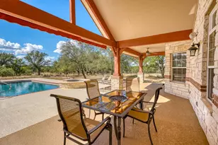 1050 Twisted Oak, Horseshoe Bay, TX 78657 - Photo 14