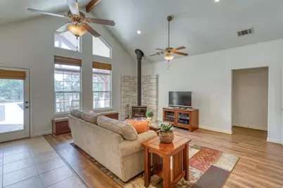 1050 Twisted Oak, Horseshoe Bay, TX 78657 - Photo 4