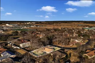 213 Corder Ln, Burnet, TX 78611 - Photo 4