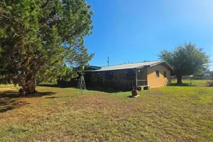 106 Post Oak Dr, Llano, TX 78643 - Photo 2