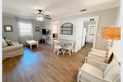 207 E College Street, Llano, TX 78643 - Photo 2