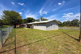 102 W Llano St, Llano, TX 78643 - Photo 20