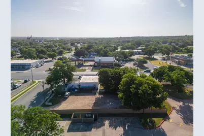 904 Key Ave, Lampasas, TX 76550 - Photo 34