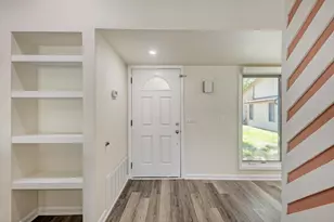 100 Bay Point Dr, Horseshoe Bay, TX 78657 - Photo 4