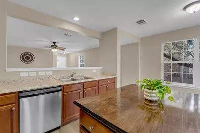 105 E Wildflower Blvd, Marble Falls, TX 78654 - Photo 8