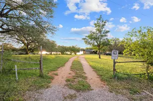 310 Castlehigh Dr, Granite Shoals, TX 78654 - Photo 2