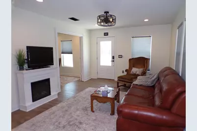 1005 Broadway, Marble Falls, TX 78654 - Photo 2