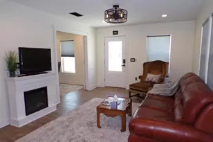 1005 Broadway, Marble Falls, TX 78654 - Photo 2