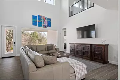 928 Broken Arrow, Horseshoe Bay, TX 78657 - Photo 6