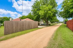 1107 E College St, Llano, TX 78643 - Photo 26