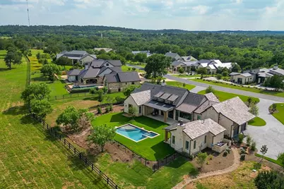 816 Trails Parkway, Horseshoe Bay, TX 78657 - Photo 38