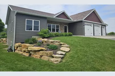 1230 W Jefferson Street, Marshfield, WI 54449 - Photo 1