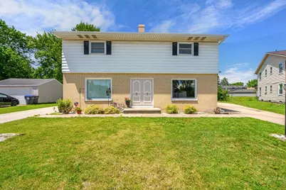 1133-1135 Primrose Court, Neenah, WI 54956 - Photo 1