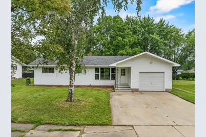 417 E Franklin Street, Marshfield, WI 54449 - Photo 1