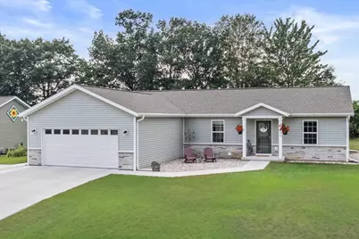 830 Woodland Circle, Waupaca, WI 54981 - Photo 1