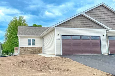 2102 S Ironwood Avenue, Marshfield, WI 54449 - Photo 1
