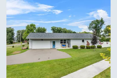 1205 S Maple Avenue, Marshfield, WI 54449 - Photo 1