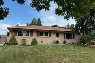 5610 W Bottsford Ave, Greenfield, WI 53220 - Photo 1