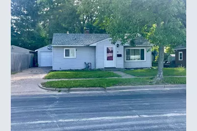 819 S 12th Avenue, Wausau, WI 54401 - Photo 1