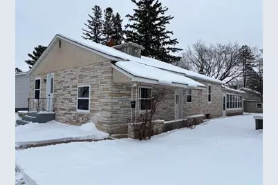 407 N Vine Avenue, Marshfield, WI 54449 - Photo 1