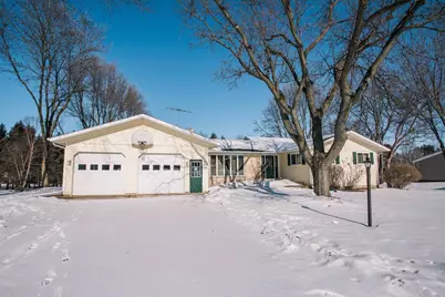 214 W Hunt Street, Greenwood, WI 54437 - Photo 1