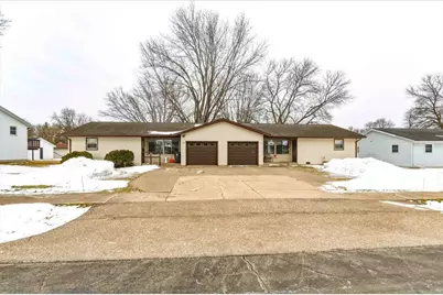 1820 E Emerald Street #1822 E Emerald Stree, Marshfield, WI 54449 - Photo 1