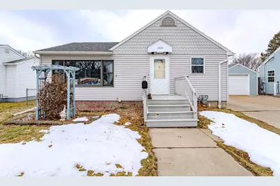 1008 N 9th Avenue, Wausau, WI 54401 - Photo 1