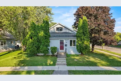 201 N Cedar Avenue, Marshfield, WI 54449 - Photo 1