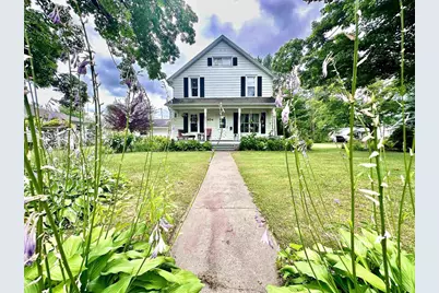 404 Bruce Street, New London, WI 54961 - Photo 1