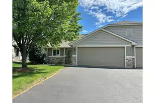 546 Williamsburg Pl, New Richmond, WI 54017 - Photo 1