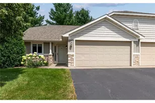 537 Williamsburg Pl, New Richmond, WI 54017 - Photo 1